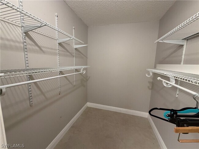 Building Photo - 1085 Forest Lakes Dr