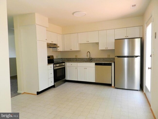Building Photo - 5149 Dominion Dr