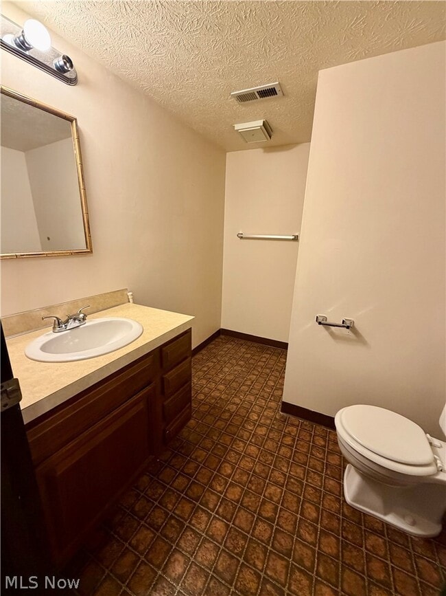 Building Photo - 6218 Island Dr NW