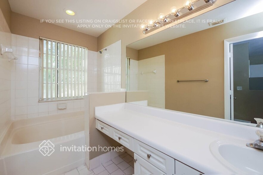 Building Photo - 17860 SW 11th Ct