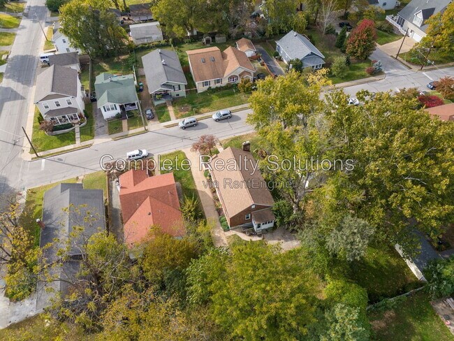 Building Photo - 8511 Florence Ave