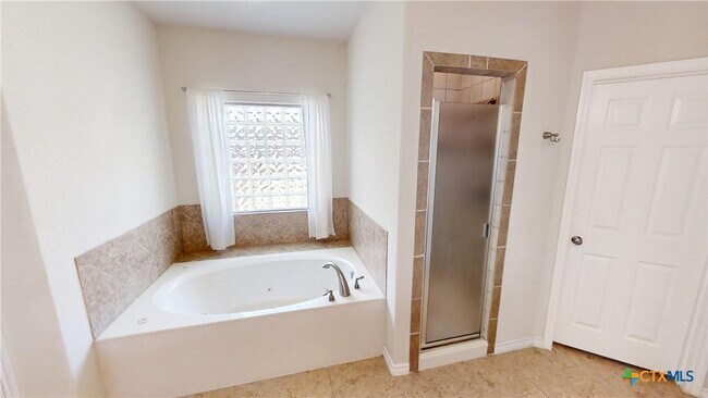 Building Photo - 309 Prospector Trl
