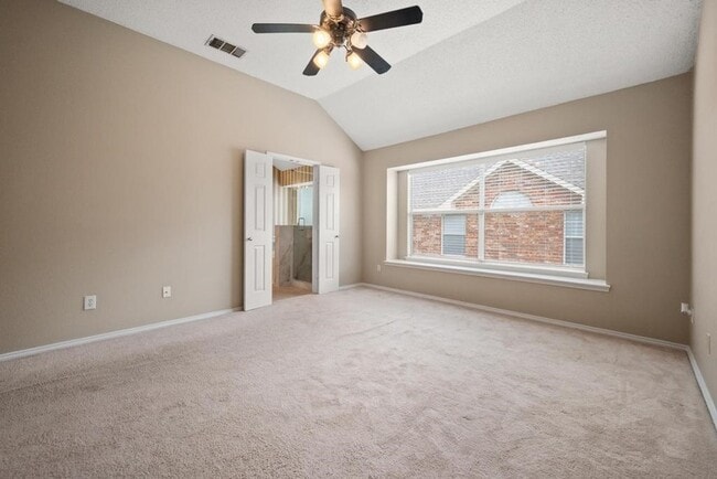 Building Photo - 7700 Glenoaks Dr