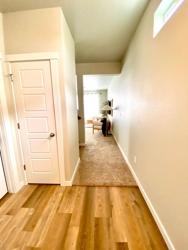 Building Photo - 3 Bedroom 2.5 Bath w/Community Pool AVAILA...
