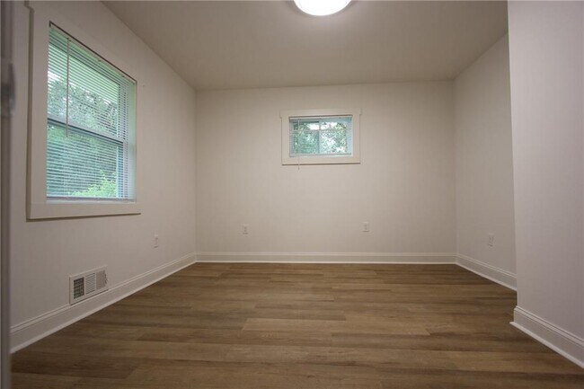 Building Photo - 3533 Larkspur Terrace