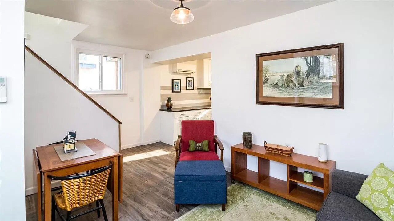 Living Room - 5010 Bolla Rd