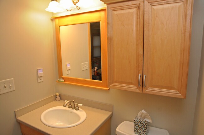 Building Photo - 15803 Sunset Rd