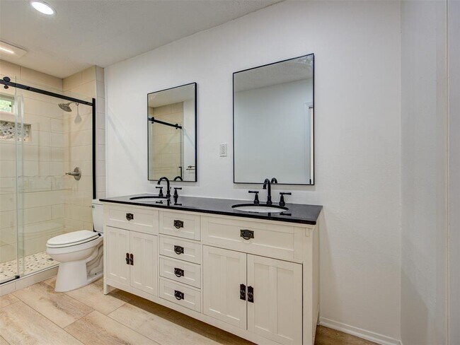 Building Photo - 7602 Pebble Brook Cove