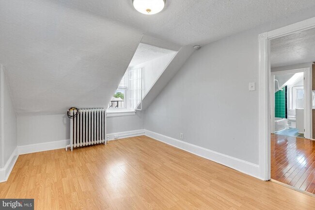 Building Photo - 158 Montgomery Ave