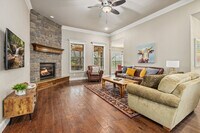 Building Photo - 305 Peach Orchard Rd