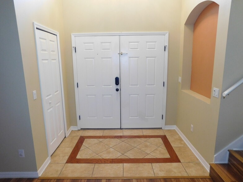 Building Photo - 2320 Darlin Cir