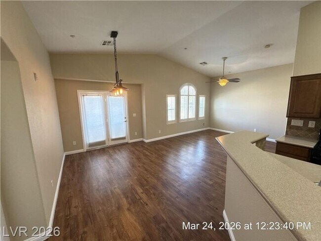 Building Photo - Gated Community with the perfect mix of style, location, and amenities!