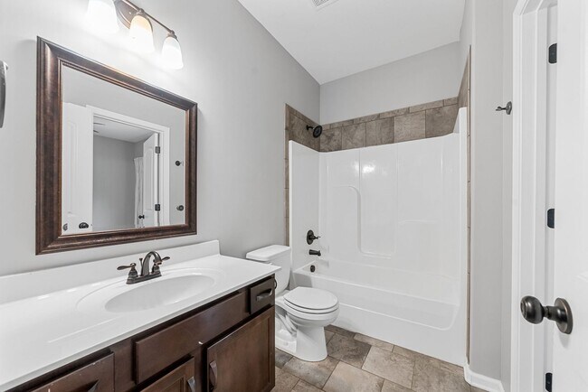 Building Photo - Pet Friendly Four Bedroom!