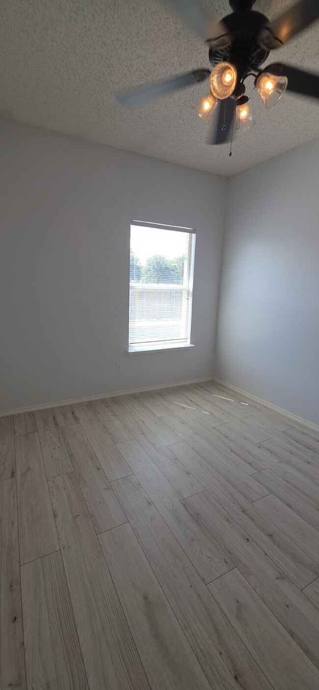 Building Photo - Beautifully Updated Arlington Home with Po...