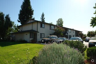 Building Photo - Crestline Apartments