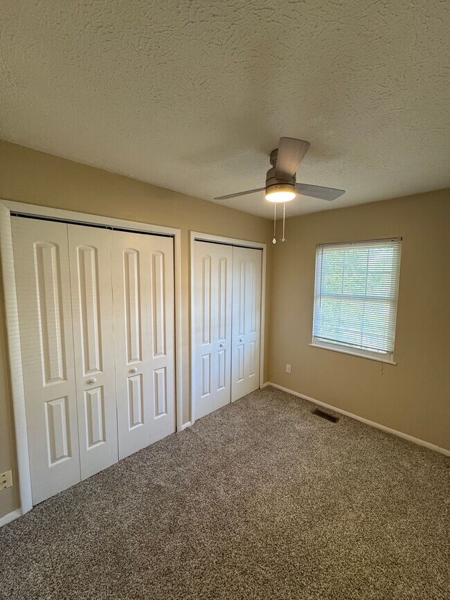 Building Photo - Pike Twp - 3 BR