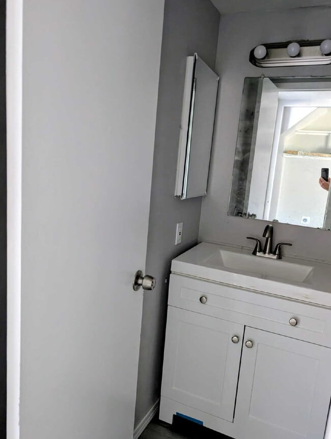 Building Photo - COMING SOON — Beautifully Remodeled 3-Bedroom Townhouse Near GCU