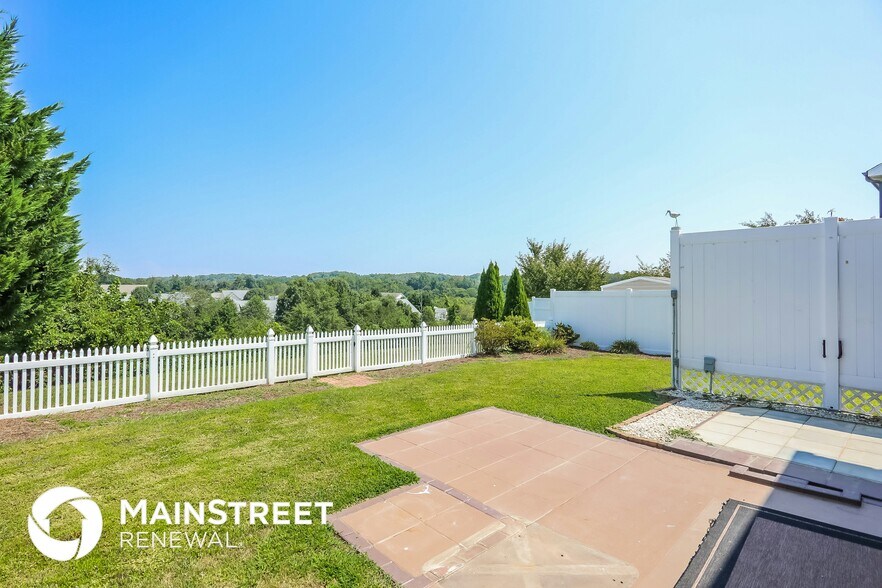 Building Photo - 5773 Misty Hill Cir