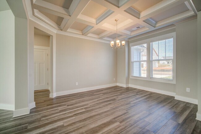 Building Photo - Gorgeous 4 BR, 3BA, Home with Loft, and 2 ...