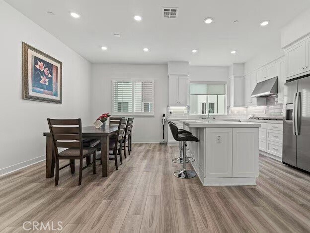 Building Photo - 352 Tank