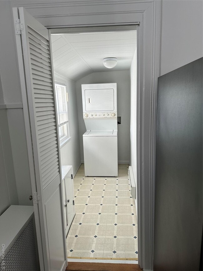 Building Photo - 68 Lake Ave