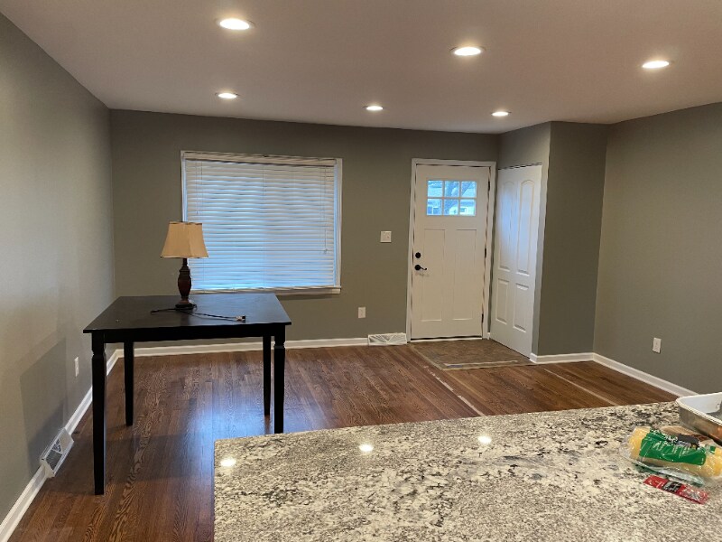 Building Photo - 9914 England Dr