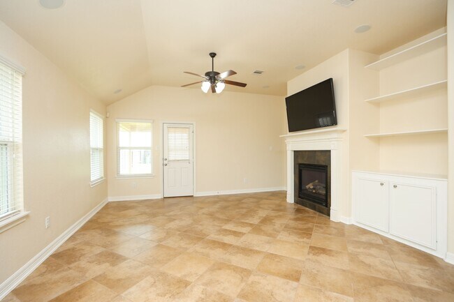 Building Photo - 9960 Golden Field Ln