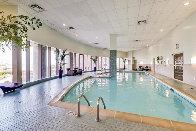 Building Photo - 420 E Waterside Dr