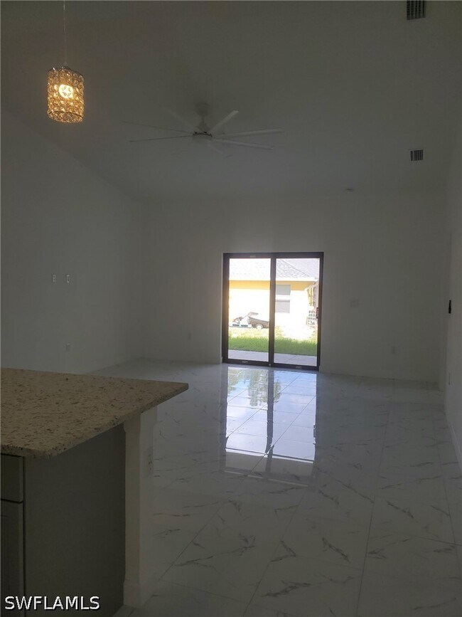 Building Photo - 1938 Laverna Ave