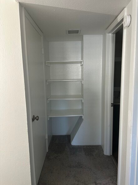 Building Photo - 2447 S Graham Dr