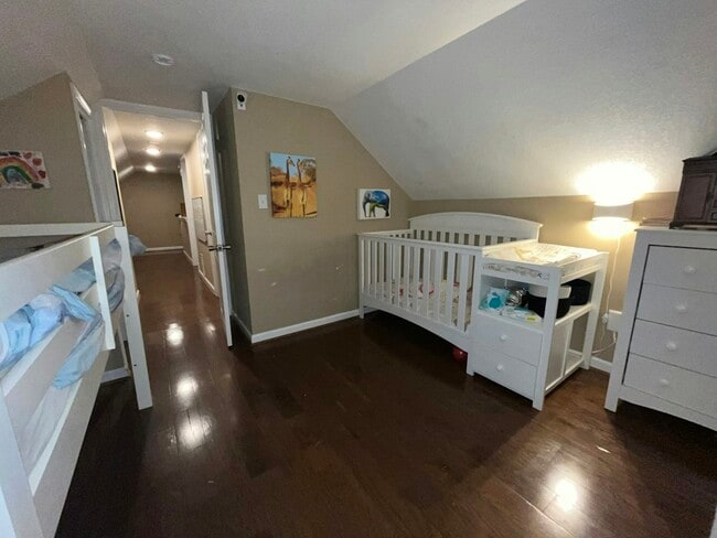 Building Photo - 207 Ridgewood Dr