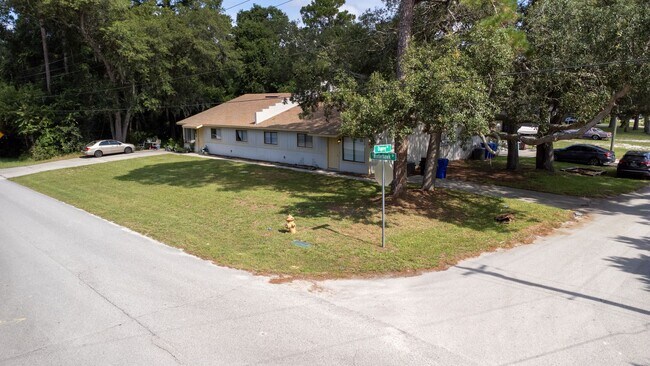 Building Photo - 1000 S Winterhawk Dr