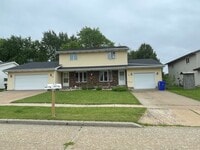 Building Photo - 1825 W Brewster St