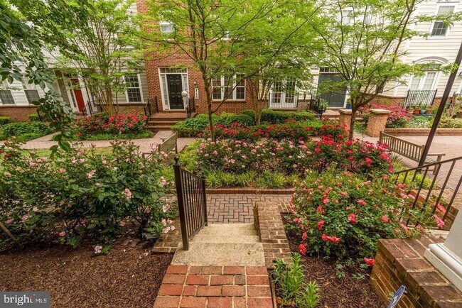 Building Photo - 2224 Leesborough Dr