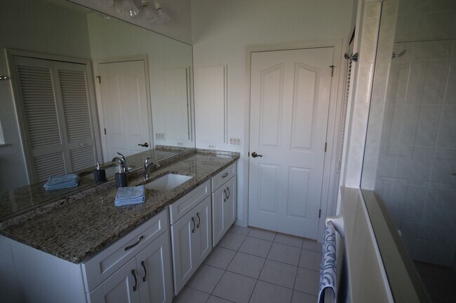 Building Photo - Short Term Rental ** Available 11/1/25 ** 3 Bed/2 Bath Pool Home ** Punta Gorda Isles** $7,500/mo