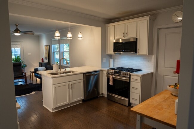 Building Photo - Normaltown home, a Charming 3 bedroom/ 2 bathroom Home Close to UGA and Hospitals!