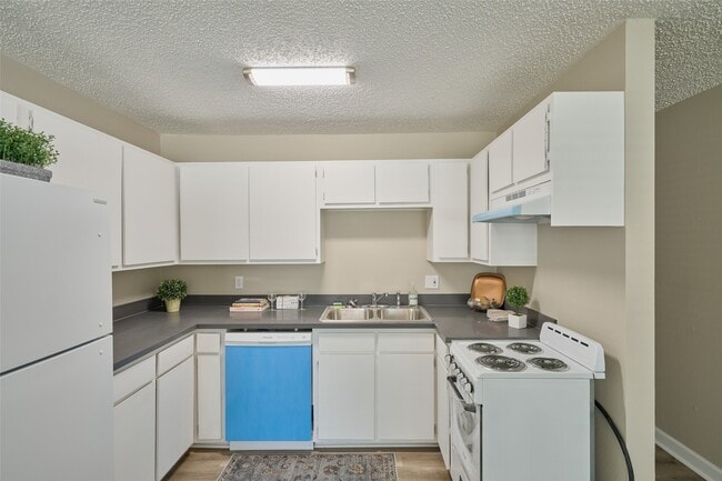 Building Photo - 20 Harbour Row Dr