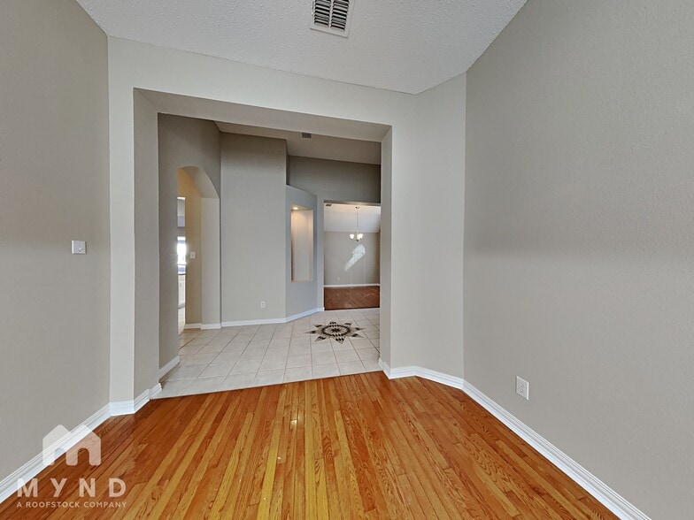 Building Photo - 6801 Amberdale Dr