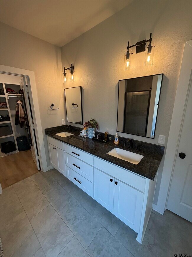 Building Photo - 11201 County Rd 166