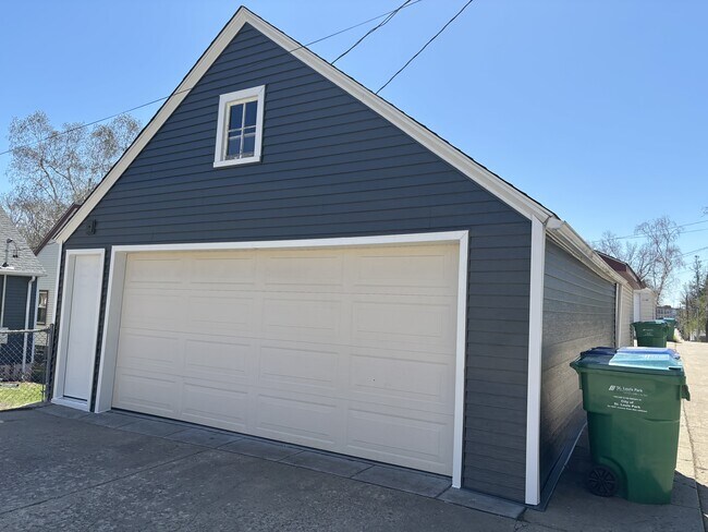 Building Photo - 3132 Edgewood Ave S