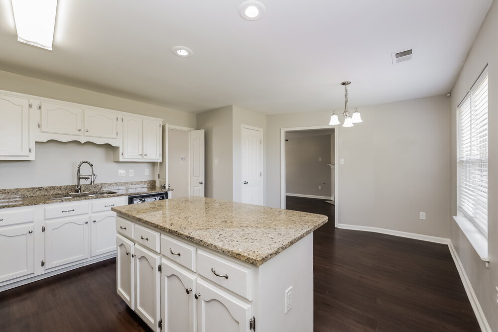Building Photo - 906 Lakemont Dr