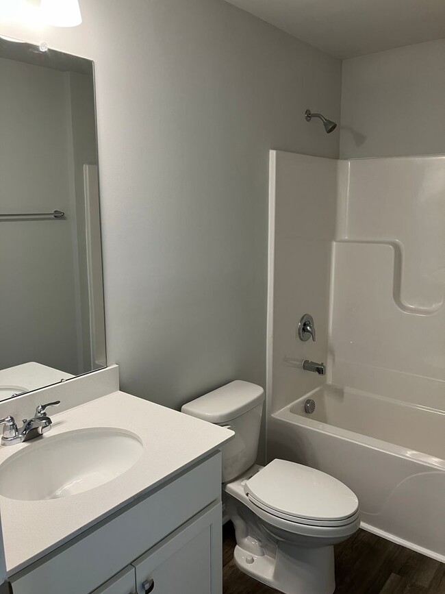 Building Photo - 3 Bedroom 2 Bathroom House- Groves at Sout...