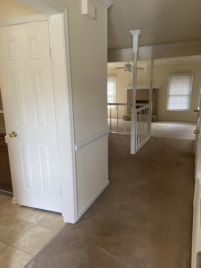 Building Photo - 1020 Colonial Meadows Way
