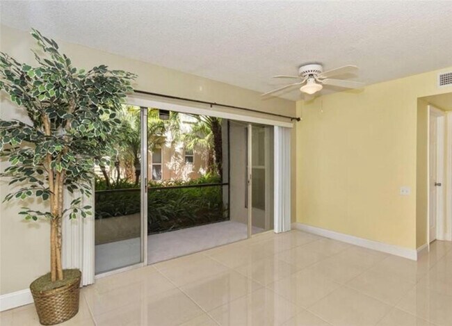 Building Photo - 5276 NE 6th Ave