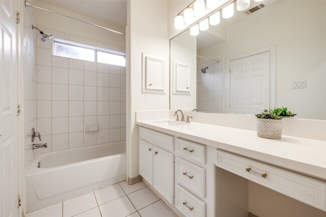 Building Photo - 2019 Morse St