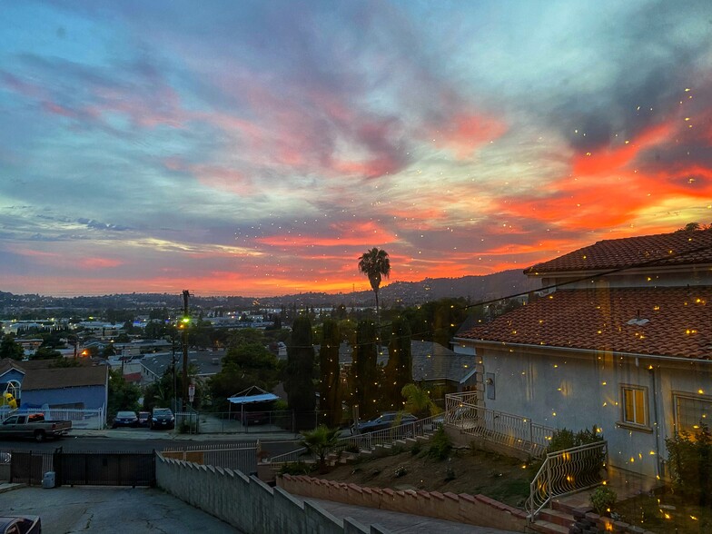 Sunset view - 3165 Weldon Ave