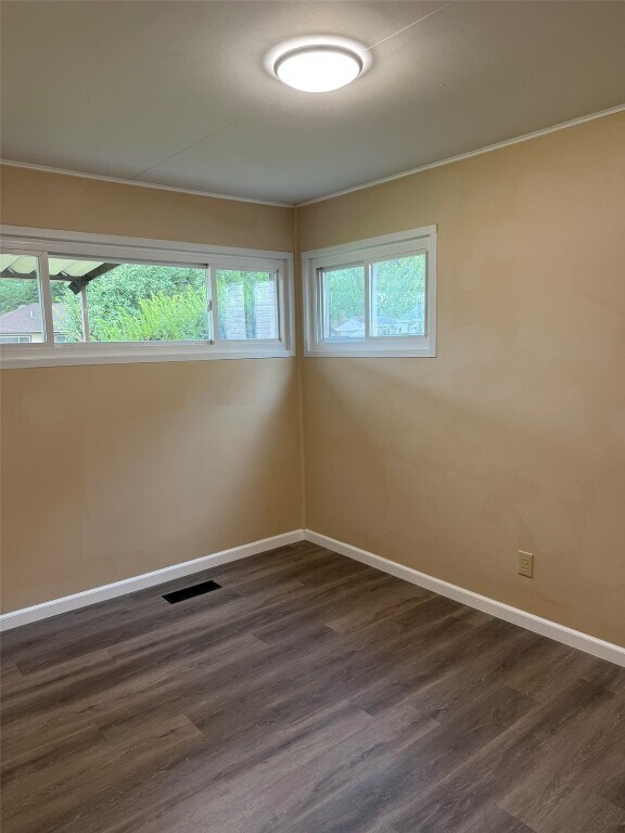 Building Photo - 8020 Carlsbad Dr