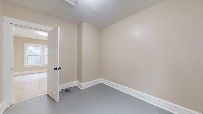 Building Photo - 3865 W 16th St