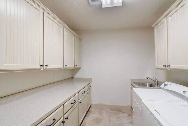 Building Photo - Currently occupied until July 31, 2026