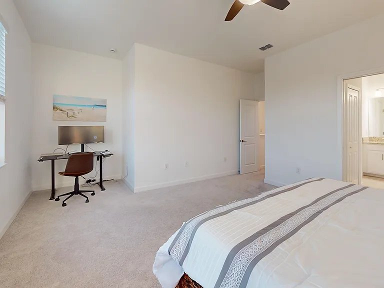 Building Photo - 15126 Sunny Day Dr